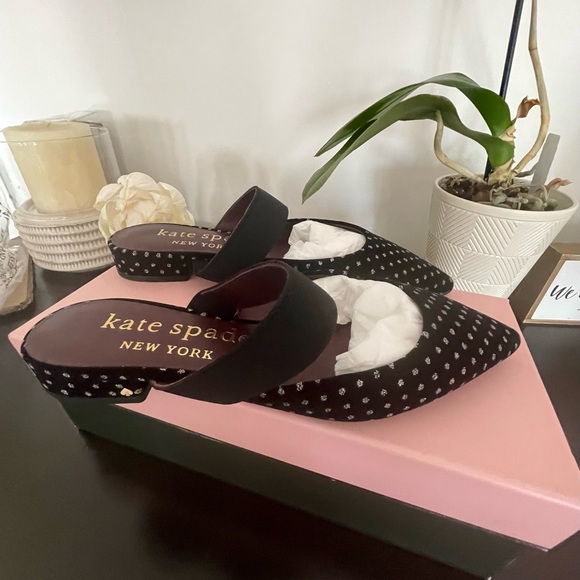 Kate Spade Women's Marielle Polka Dot Pointed Toe Flat, size 7 - Picture 2 of 5